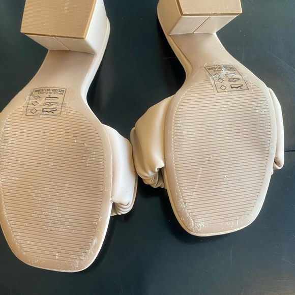 Nude Mules size 9 - Picture 2 of 3